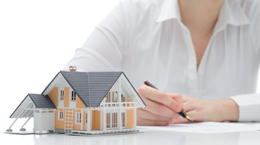 ItsHomeLoans's tweet photo. Wondering how student loans affect your potential FHA loan? Here's a good article on the subject. https://t.co/z6sN2XVAX6 #fhaloans #fha #homeloans #studentloans #studentloan #homebuyer #firsttimehomebuyer https://t.co/KON975xy6W