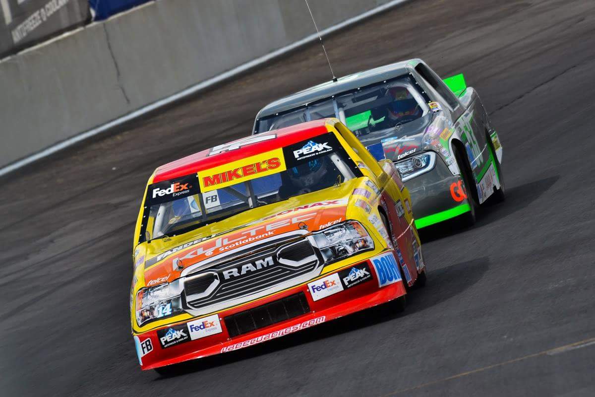 ladecuadroslp's tweet photo. Va @aam1497 por el liderato de las @MIKELSTrucks en el imponente @SuperOvaloChis este fin de semana al mando de la #14 @sonaxmex @Kultecmx @FandeliMexico @MotulMotul @ladecuadroslp #Meqa #Solder https://t.co/xCMhEyEpy3