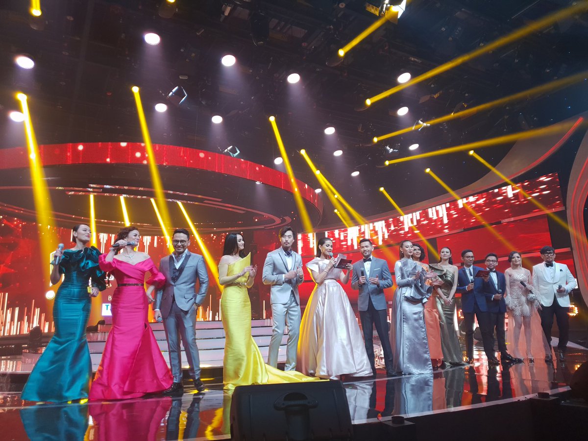 TRANSTV_CORP's tweet photo. Yeay! Terima kasih sudah menyaksikan #HUTInsert15 ! Sampai jumpa tahun depan! π https://t.co/l5QFG6vnV4