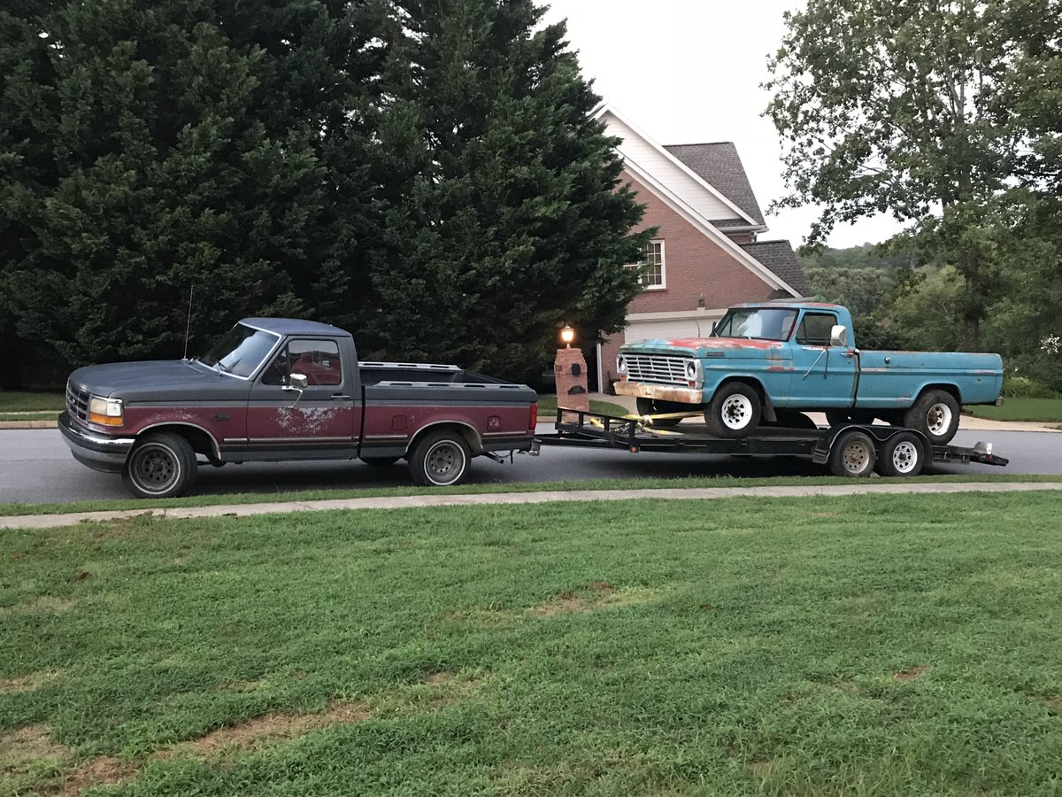 LMCTruck's tweet photo. When Brent M. found his 1967 #Ford F-150 online, he used his 1st year 9th generation to tow the 1st year 5th generation home. #fordguy #TBT https://t.co/i8vUlc5Ojk