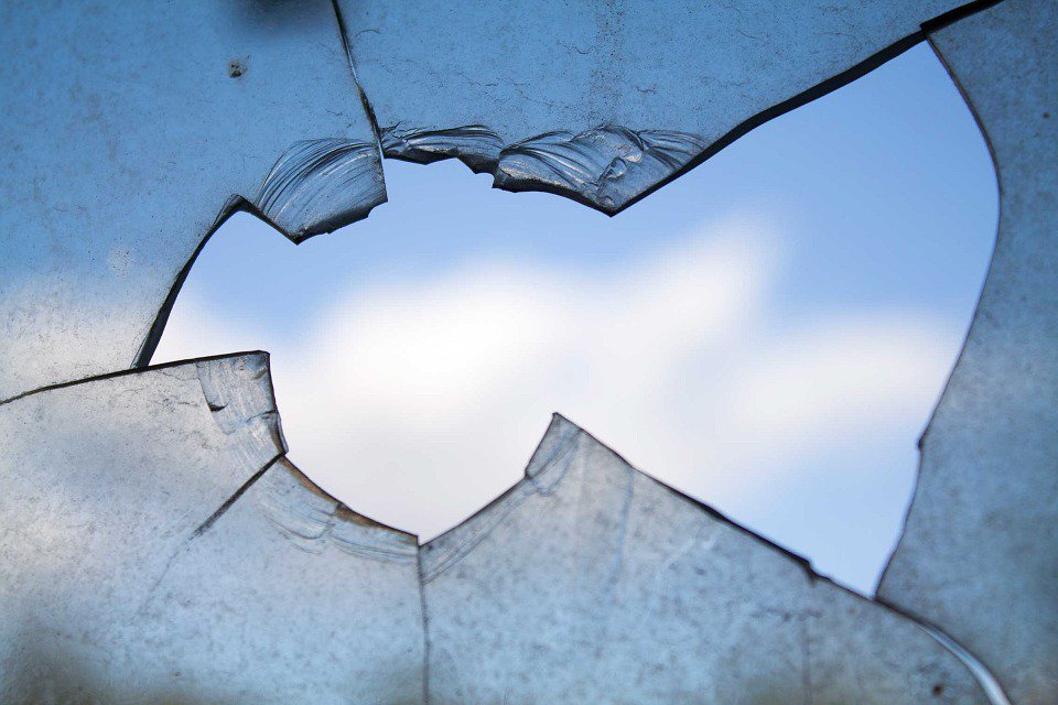 IWFAinfo's tweet photo. Windows are the most vulnerable part of your home. Find out how pro-installed #securitywindowfilm can help: https://t.co/UOhYRTeWPz https://t.co/T7mJIJbBhU