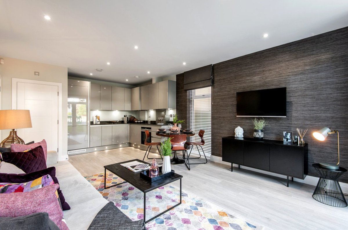 Statonsllp's tweet photo. The stunning show home at Rosebay House in North Finchley is now available to view! #apartments #parking #communalgardens #lift #HelptoBuy #WoodsideParkStation https://t.co/ymdHtKb6Fp https://t.co/265sNbWbVp