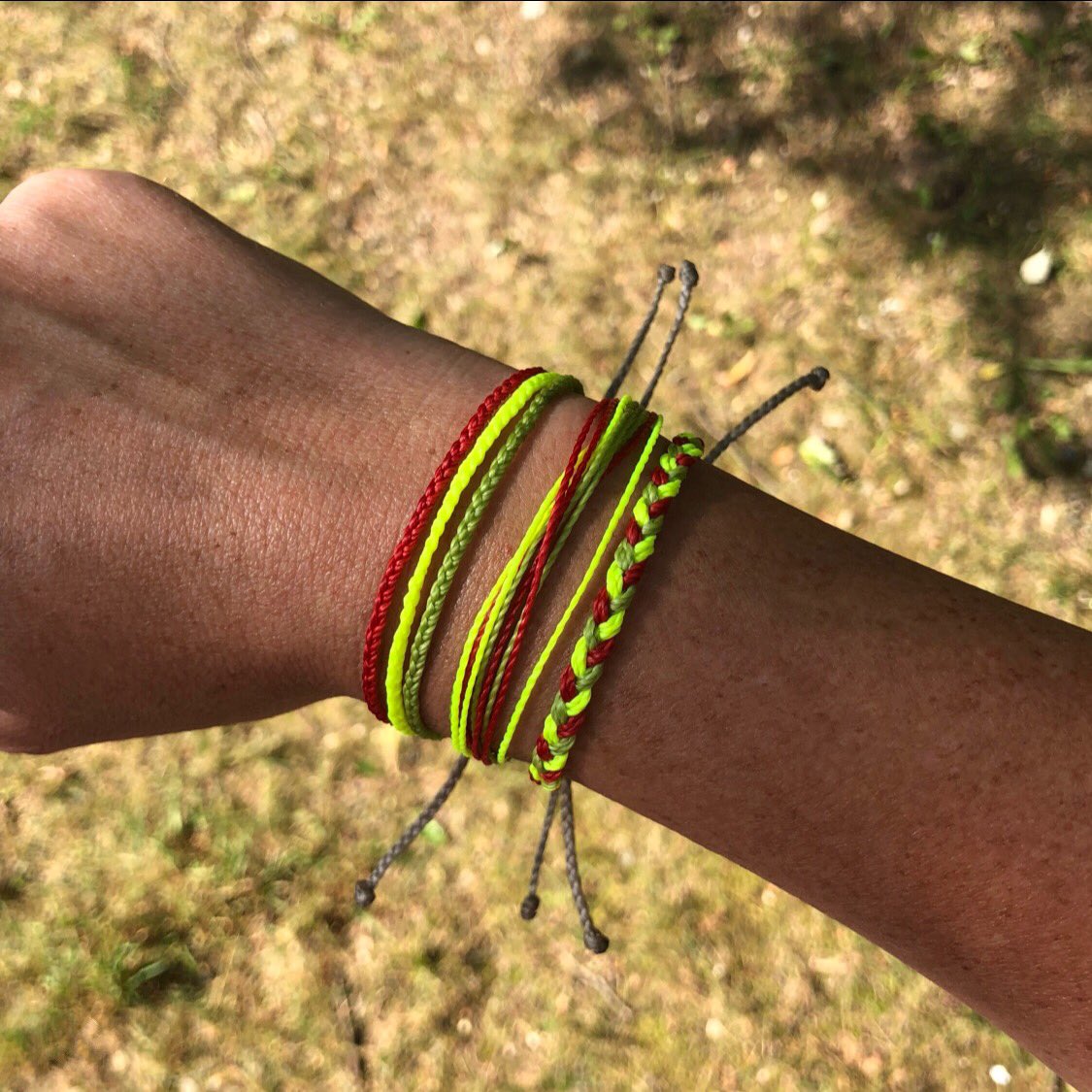 MermaidUnsalted's tweet photo. ♥️ https://t.co/0IFTTBvs8k 💚
.
#girlsonrocks #accessories #handmade #handmadejewelry #etsyshop #EtsyGift #waterproof #beachlife #islandlife #fashion #rasta #ThursdayMotivation #fitnesslifestyle #yogagirl #kidsfashion #caribbean #tropical #freeshipping #SaltLife #colorful #love https://t.co/7BZRIHj4Tr