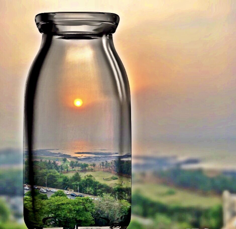 ShaliniMehtaS's tweet photo. #bombayinabottle - i❤️sunsets ##bombaymerijaan #roomwithaview #sunsettimes #mumbai https://t.co/sT0DJfmEII