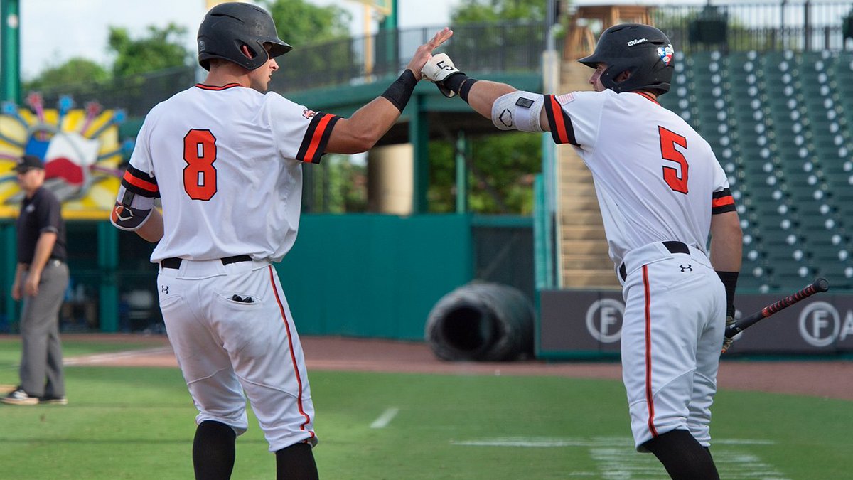 Kats Recognized For Signing Class #EatEmUpKats #StandTall 

READ: bit.ly/2xSNjxR