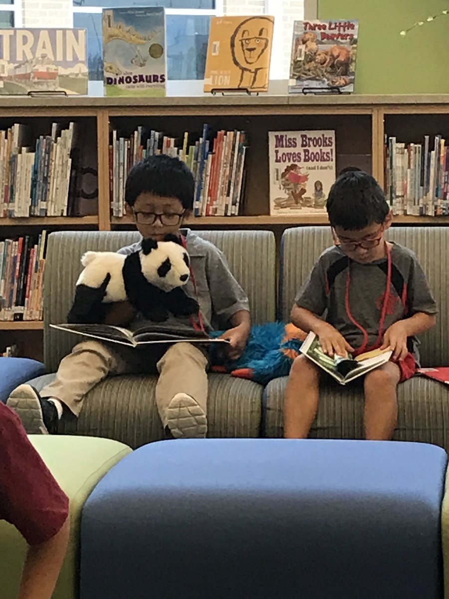 we1stgrade's tweet photo. First grade LOVED reading with special puppets today in library! @WEinKaty https://t.co/ZtQi6lcGPr