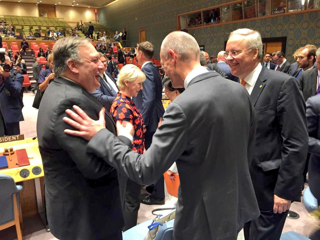 KvanOosterom's tweet photo. Before UN Security Council session on ##DPRK US Secretary of State @SecPompeo thanks Dutch Foreign Affairs @ministerBlok for efforts Kingdom of the Netherlands as Chair of the #1718 DPRK Sanctions Committee. https://t.co/Cvyqm5fifd