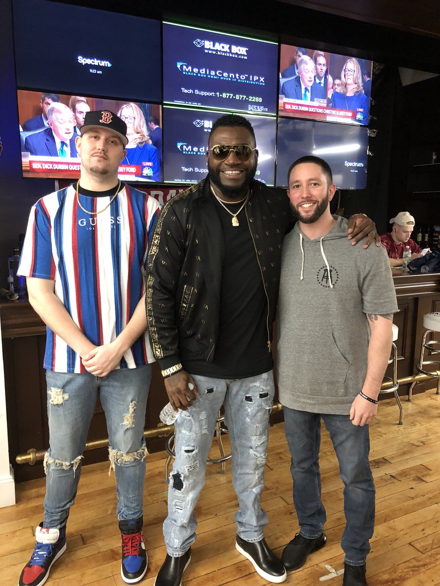 Section10Pod's tweet photo. WHAT UP WHAT UP BIG PAPI IN THE BUILDING!! https://t.co/996rmoaVss