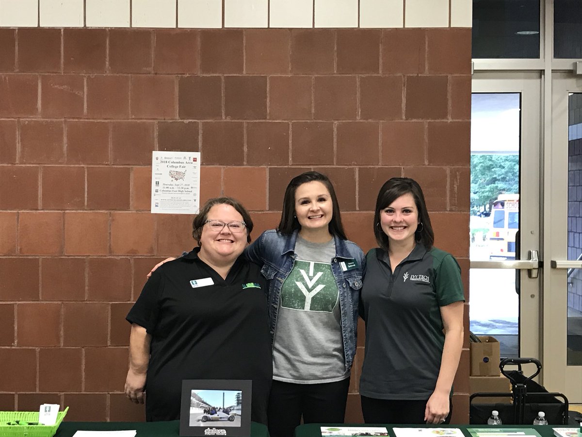 ASAPCBUS's tweet photo. Excited to be at @CEHSOlympians for the Columbus Area College Fair! Stop by and see us! #ivytech #asapcbus #ivytechcolumbus @CNHSBullDogs @HauserJrSrHigh @CSANewTechHS https://t.co/v65iRmQpMK