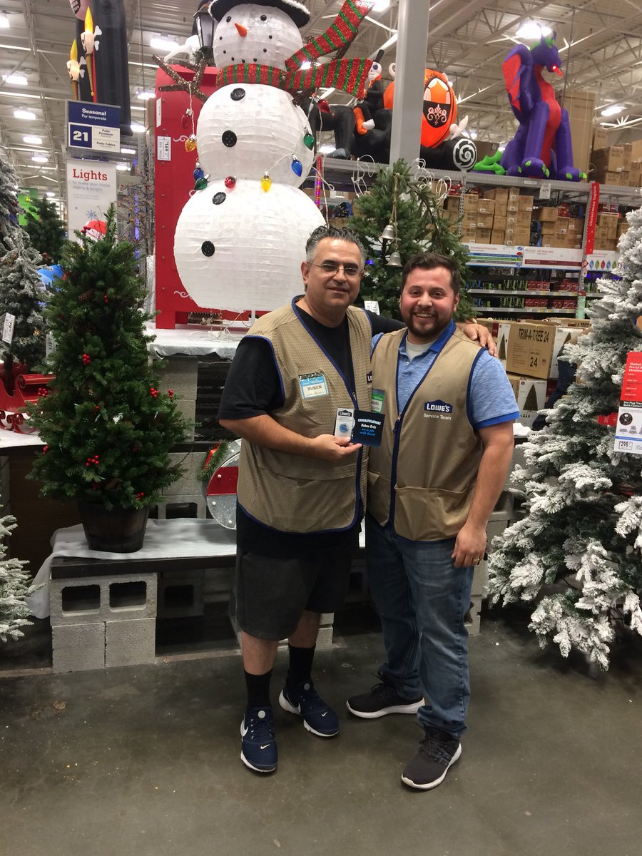 GamatkoMatt's tweet photo. Ruben doing great customer service!! https://t.co/DYLUtVejZL