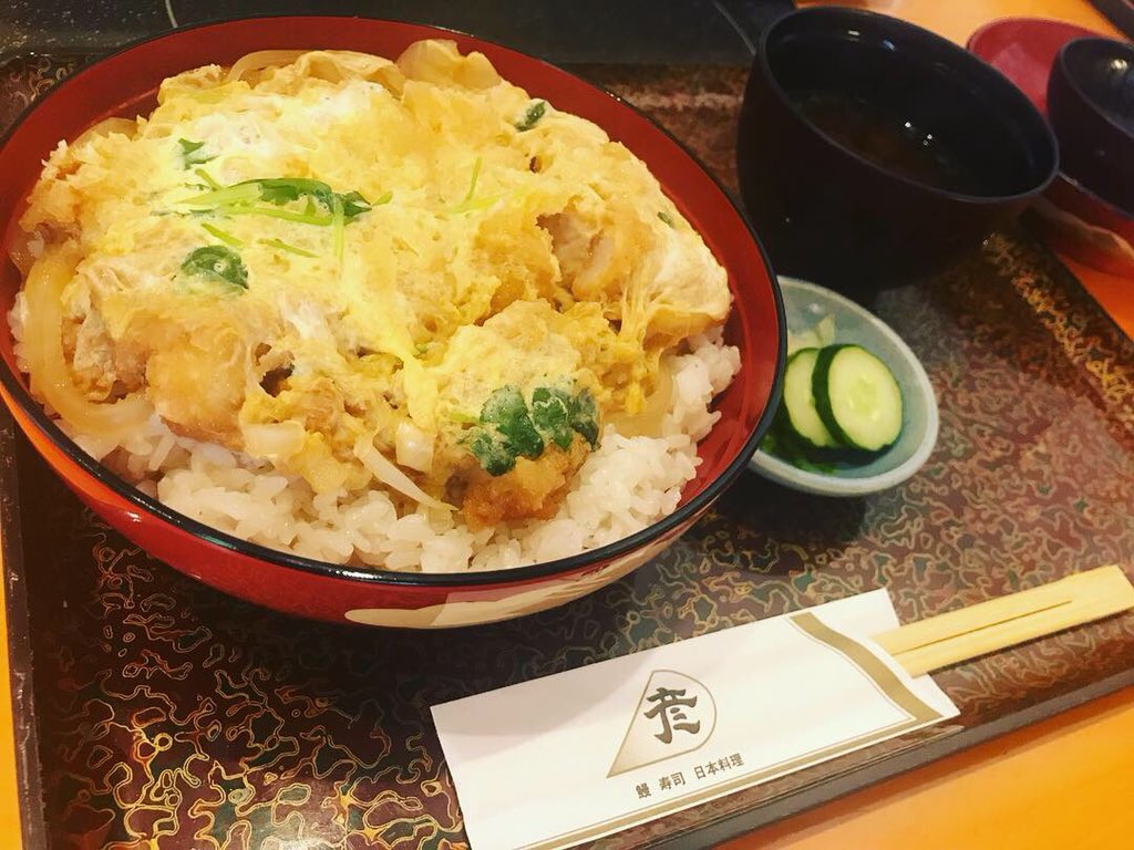 Akirararan0510's tweet photo. #今日は出勤 してます‼︎^ ^

最近 #グルメ ���てます‼︎笑

#那覇 の #ソプン にて初の #チーズタッカルビ 〆には #ポックンパ
#彦 のカツ丼も最近たべた…(・ω・｀) #食べ過ぎ なので食べ物控えます‼︎(汗) https://t.co/5GXUc63oJ8