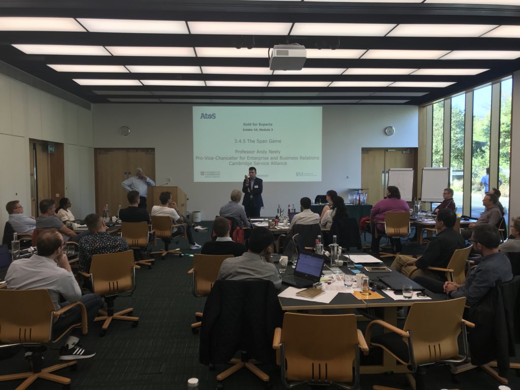 geerts_sven's tweet photo. Welcoming surprise guest and #SiemensUK CEO @Juergen_Maier in the @Atos #GoldforExperts programme as he explains UK #MadeSmarter https://t.co/gf1IF2HZMk
