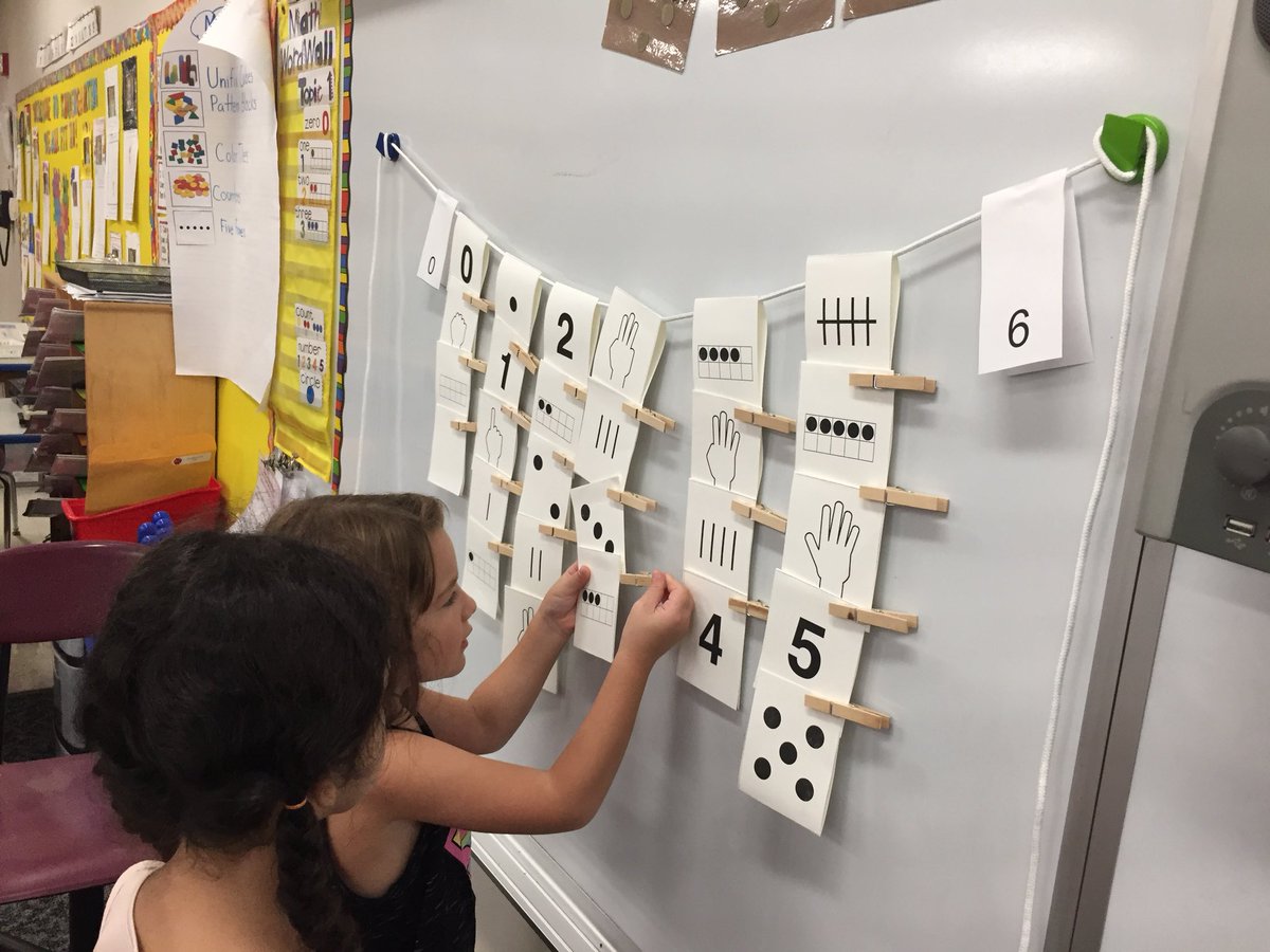 hCook_Mrs's tweet photo. Ordering numbers and building number towers in math! #clotheslinemath. #rollatower https://t.co/5kvTcknpaG