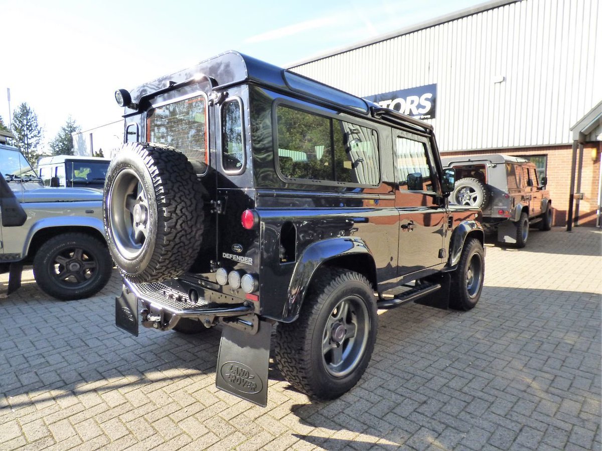 LRMOTORSTHIRSK's tweet photo. Absolutely stunning Sumatra black Twisted Defender 90. Great spec including automatic gearbox, full interior sound proofing plus much more. #landrover #landroverdefender #offroad #photography #lrmotors #adventuretime #twisteddefender #handmade #sumatra https://t.co/xMcKNH4ZMc