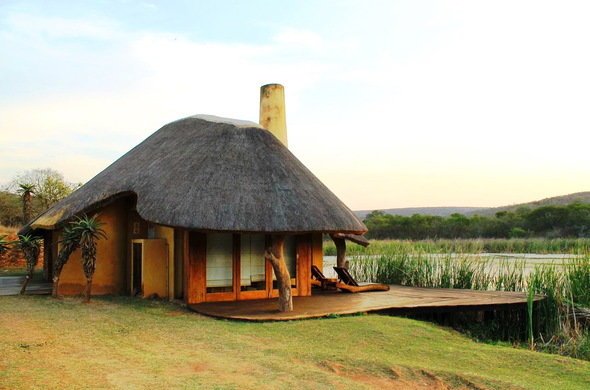 RefiloeShalang's tweet photo. Are looking for fun? This is the best place to be. Tala Game reserve is home to more than 380 bird species, tourists will also find big game such as Rhino's, hippo's, giraffe's  the rare sable antelope.#eng2604 https://t.co/Iyh9K7TirI