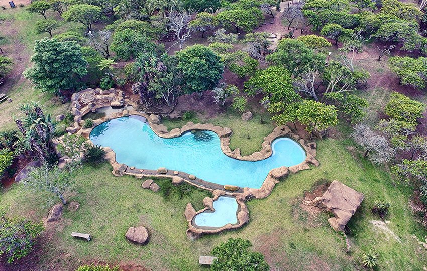 RefiloeShalang's tweet photo. Are looking for fun? This is the best place to be. Tala Game reserve is home to more than 380 bird species, tourists will also find big game such as Rhino's, hippo's, giraffe's  the rare sable antelope.#eng2604 https://t.co/Iyh9K7TirI