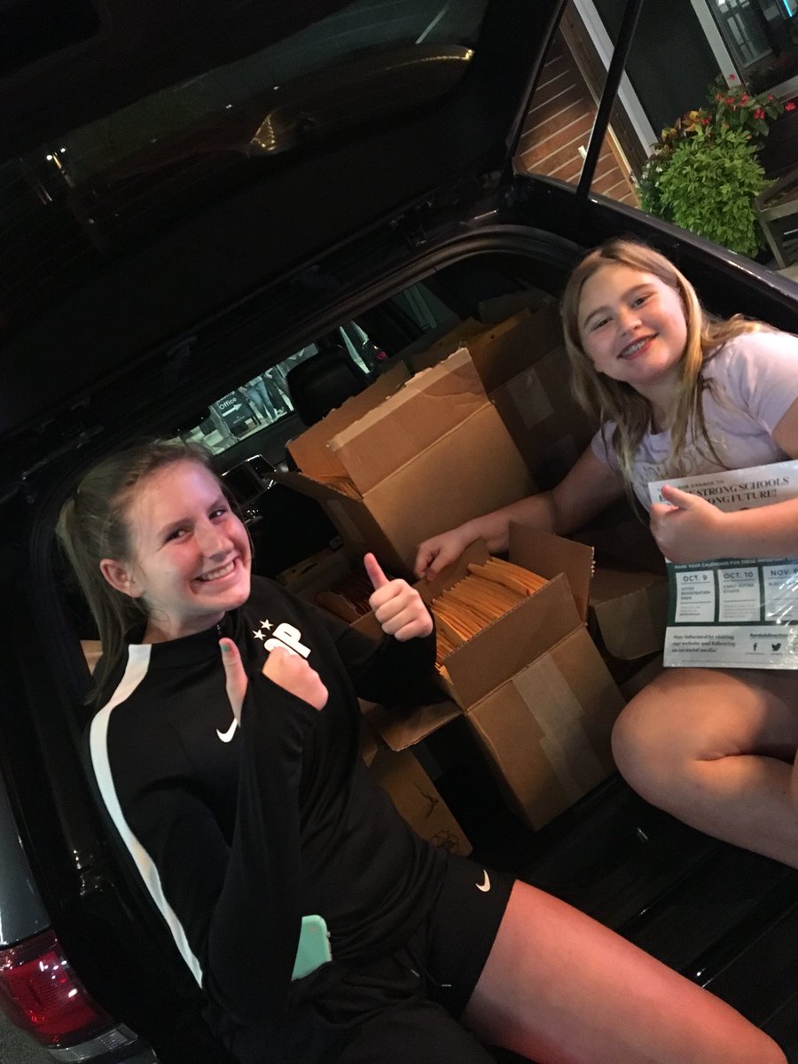 All hands on deck! 30,000 pieces of levy lit organized last night @CrawfordHoying offices after hours. Thankful for our group of <a href="/gscdublin/">For Dublin Schools</a> volunteers who come from all reaches of <a href="/DublinSchools/">Dublin City Schools</a>. All students benefit from passage of Issue 5.