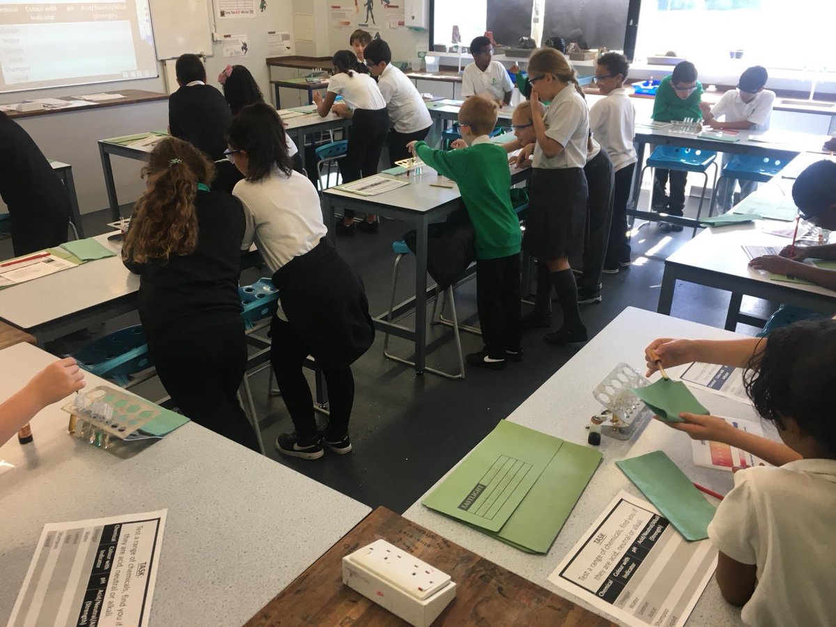 Nightingale_NTA's tweet photo. Year 5 and 6 from #Delta investigating household #acids and #alkalis using pH scales (which they also made themselves) with #Amazing Ms A and her amazing Technician Ms P!😊 #ThursdayMotivation #aspiring #sciencerocks #sciences2024 https://t.co/Q1azdMlLEs