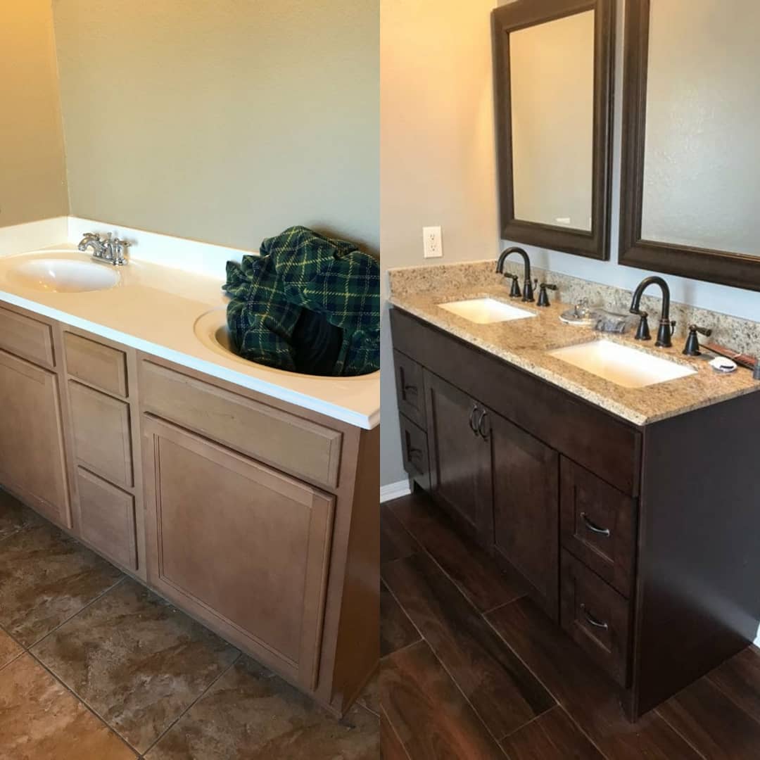 cabsandgranite's tweet photo. What a before &amp; after! We're constantly amazed at the difference a fresh new set of cabinets can make!
📷: Zoom Services

#bathroom #cabinets #stlouis #stlhomes #homeremodel #bathroomremodel #renovation #homedesing #interiordesign #bathroomdesign https://t.co/Gpy2zY1WUc