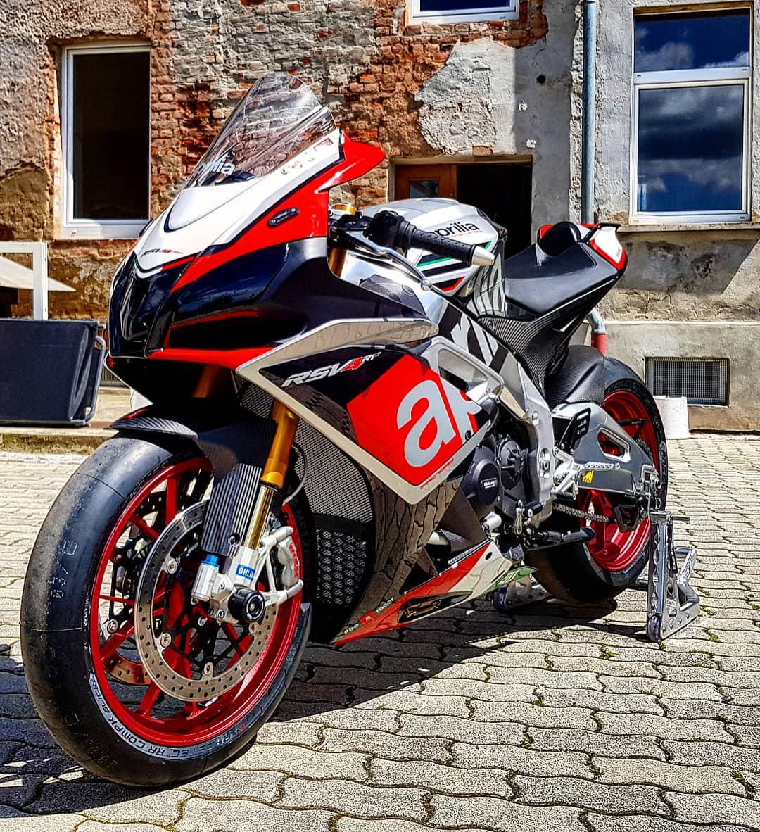 VR77™ (@vr77mag) on Twitter photo 