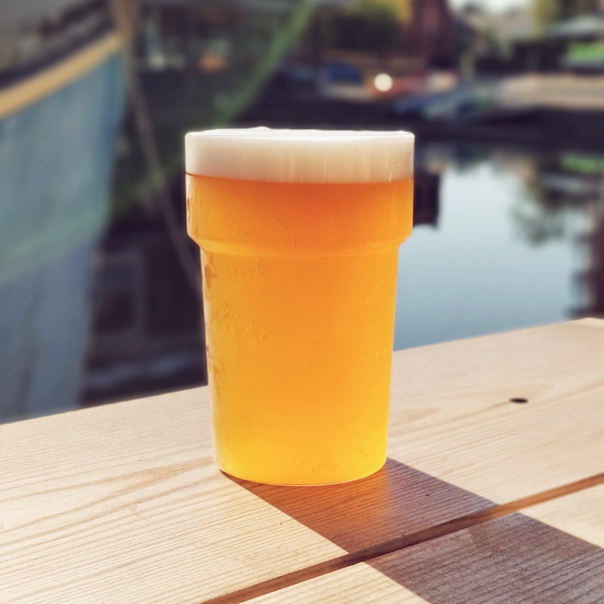 topshambrewery's tweet photo. Come down and join us on Exeter Quay tomorrow night and the rest of the weekend!... Cold beer served straight from the brewery doors!... Also @flaminggoodpizzaco serving wood fired pizza tomorrow from 4 o'clock. Lush, see you then! https://t.co/aN34SXIQTx