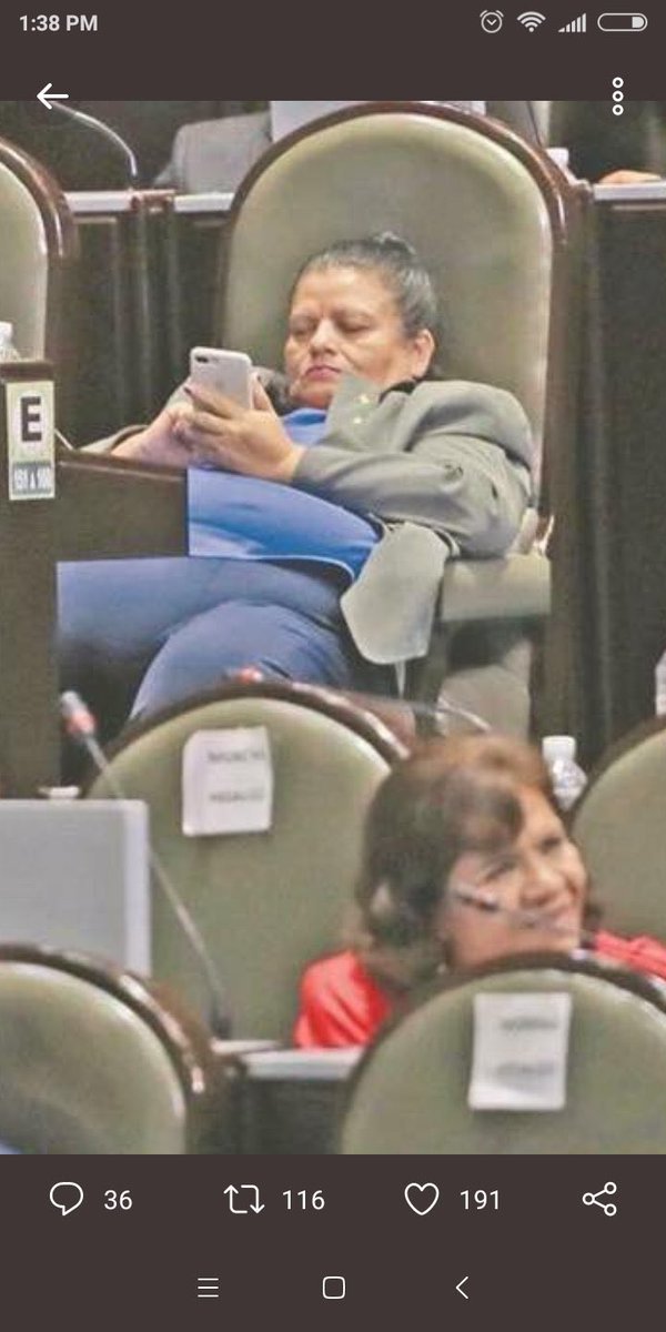 sinuhedotcom's tweet photo. En campaña:
"Soy Irasema Buenfil Díaz y quiero; con tu apoyo, ser tu voz en el congreso"

En el Congreso:
"Cómo bajar de peso sin moverse de la cama, google dame suerte" https://t.co/wonOAbLGul