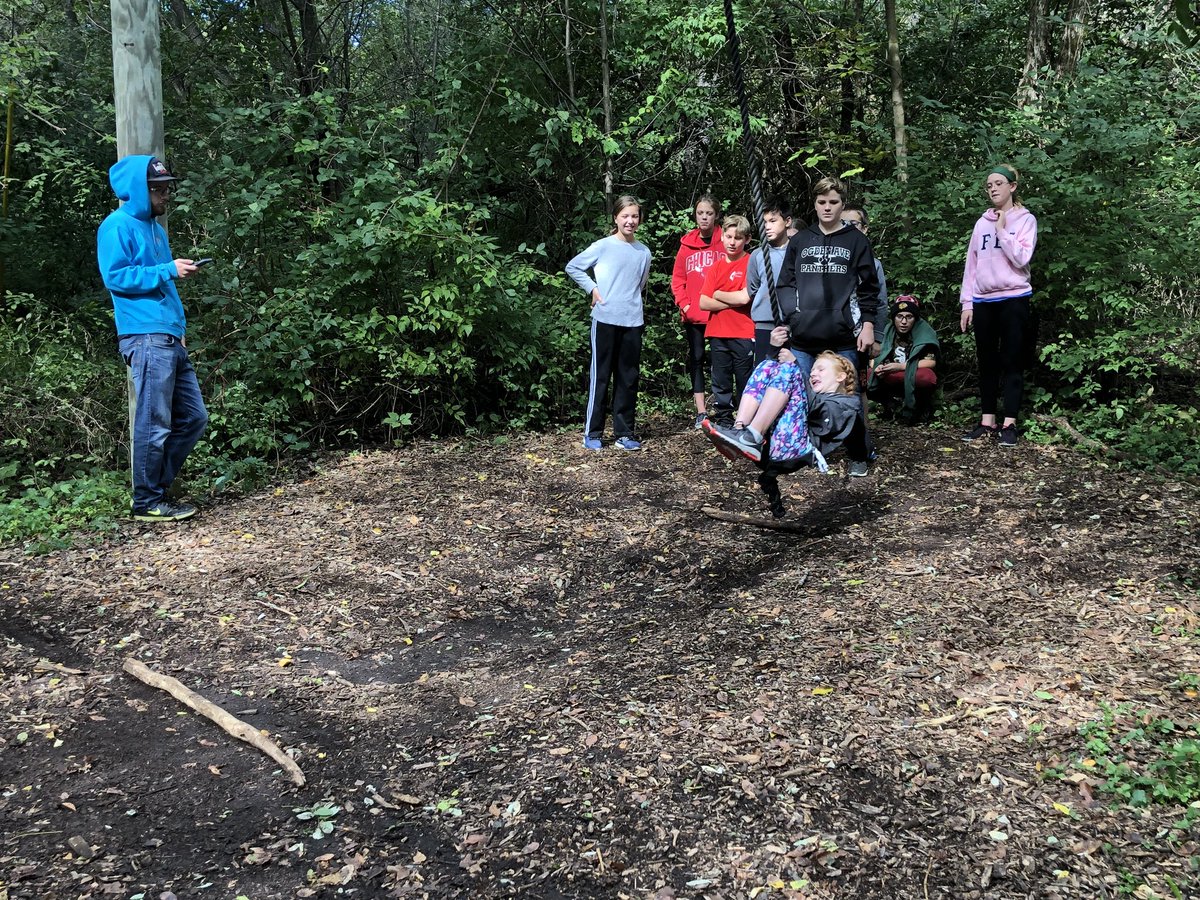 Ogden6th's tweet photo. Practicing efficiency, balance, and teamwork by swinging across the pit! #6thgradeteamscourse #ogdenavenuepanters @AvenueOgden https://t.co/9Eojpje06R