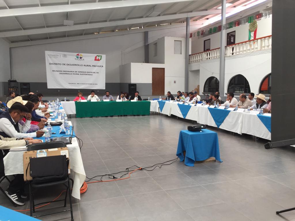 DdrPachuca's tweet photo. Se llevó acabó en @TolcayucaHgo la reunión de Consejo Distrital de Desarrollo Rural Sustentable exponiendo temas importantes para el sector agropecuario #SagarpaSiembraExito https://t.co/KA5mZa1h89