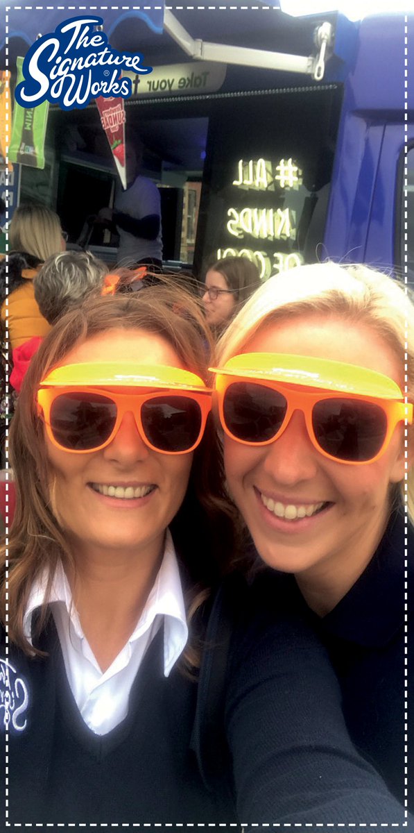 SignatureWorks's tweet photo. We've had an amazing couple of days at the @QUBSU Freshers Fair, getting to meet &amp; mingle with a lot of great clubs &amp; societies. Hopefully we will see you all again very soon. 😁 #qubfreshers #QUB #Belfast https://t.co/uyFTWWdtun