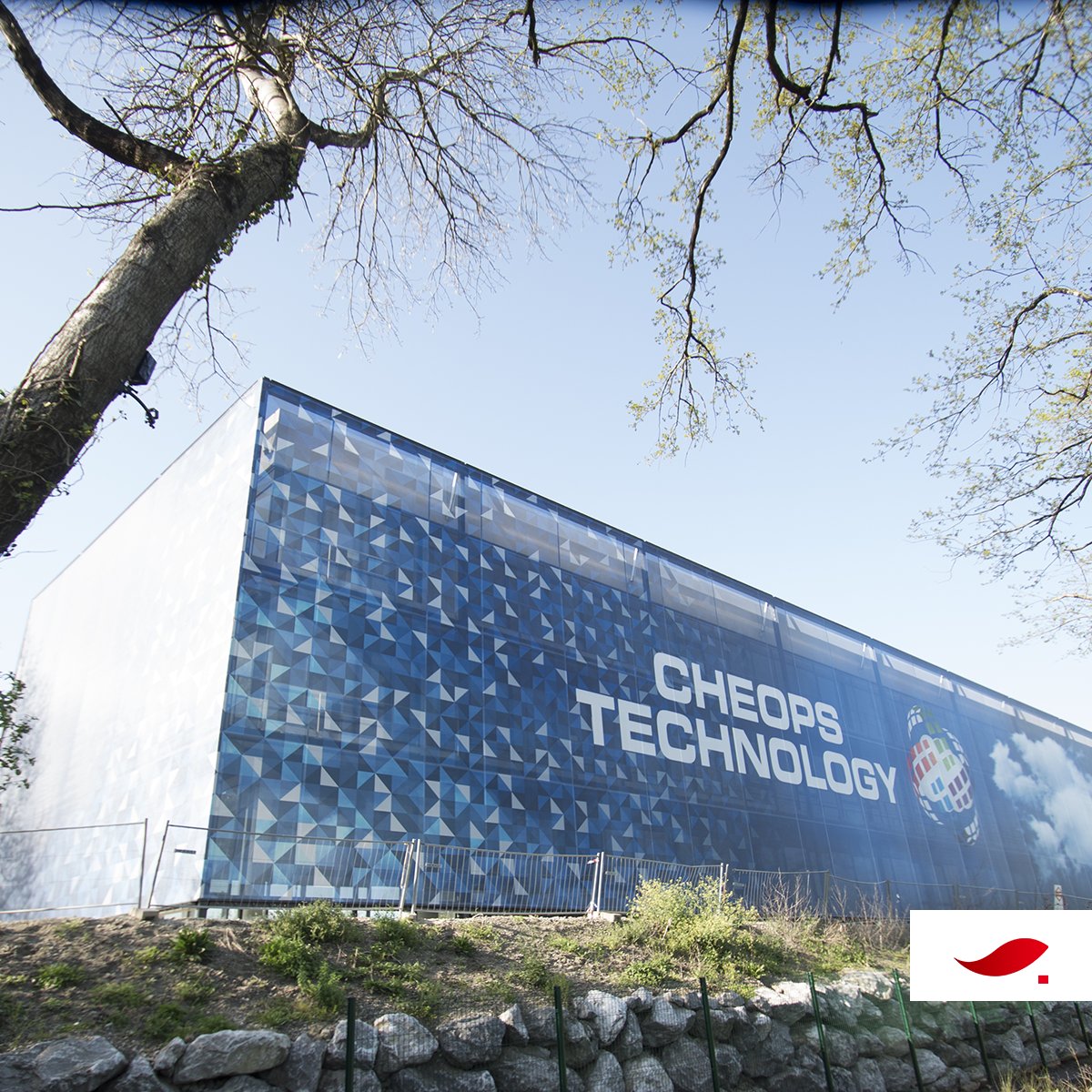 SergeFerrari's tweet image. Serge Ferrari participated in the printed facade of the company @CheopsTechno  with the membrane Serge Ferrari Frontside View 381 - Photo by: @BuitinkTech  #sergeferrari #tensilefacade #flexfacade #facadetextile