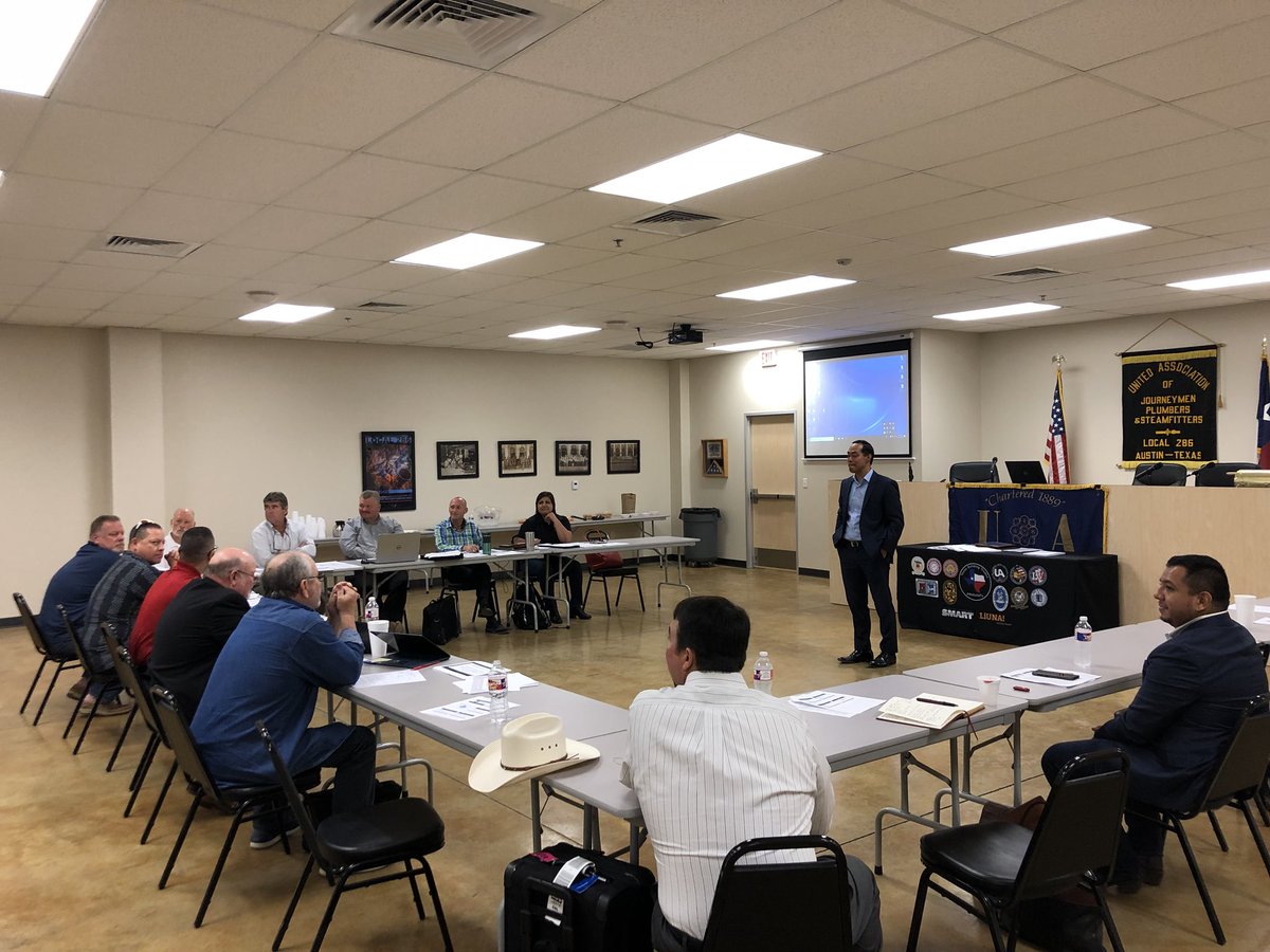 MontserratforTX's tweet image. @SecretaryCastro addressing @TxBldgTrades board members @AguilarLeonard @local286JAC @TexasAFLCIO #WeBuildTX #TxLabor2018