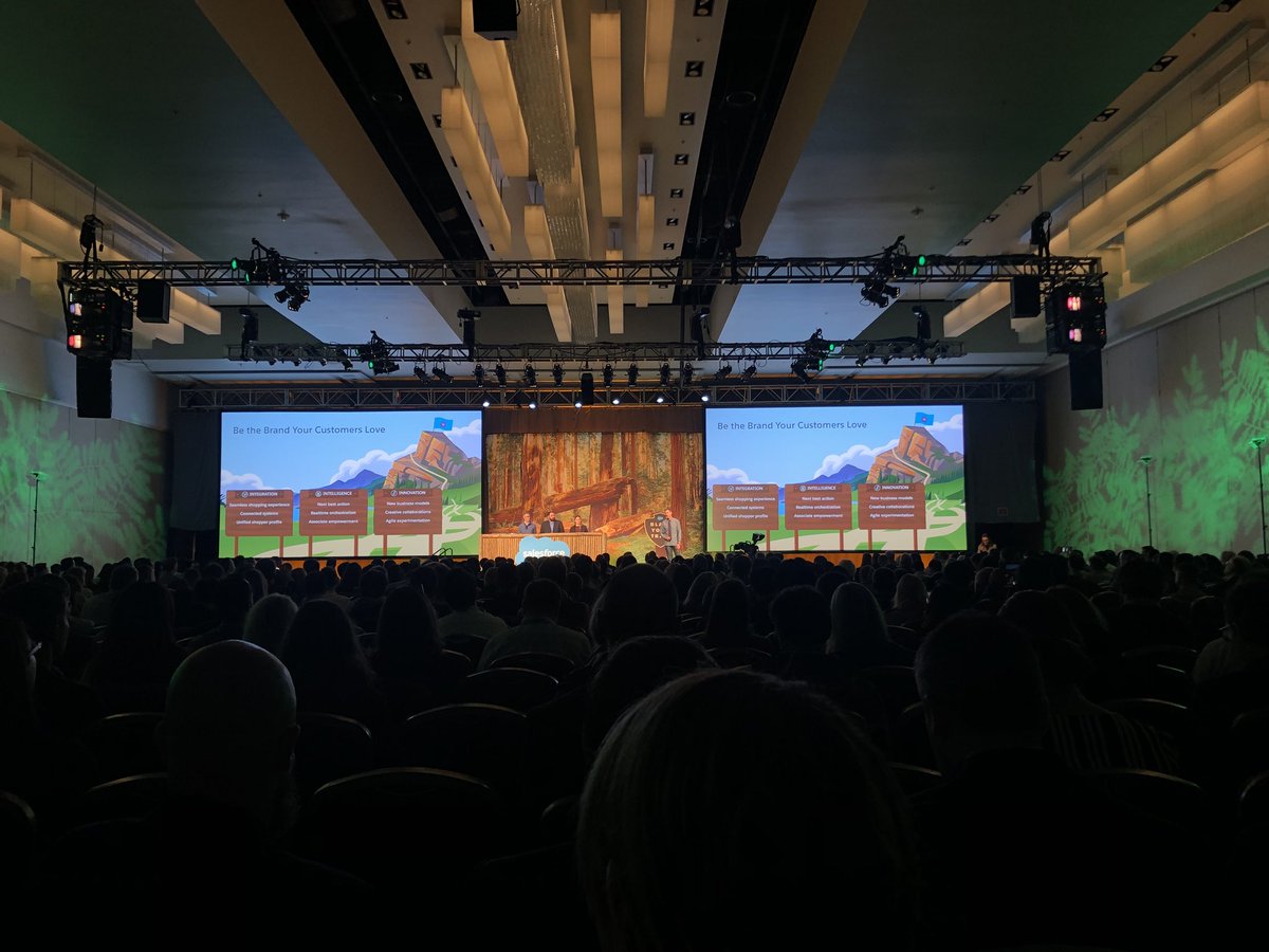 prodrigu70's tweet photo. Retail Keynote at #DF18 full house to learn how Retailers can inspire and engage their customers through the @salesforce customer success platform https://t.co/2E52iHlXgx