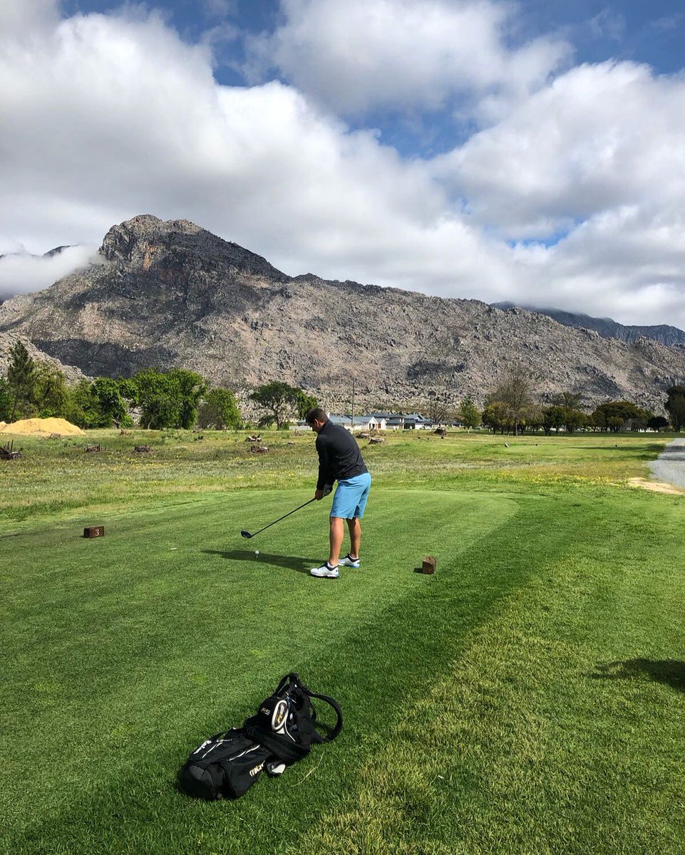 Easy morning on the course, not the worst view ☀️🏌🏻‍♂️ afternoon of emails! #westerncape #Ceres