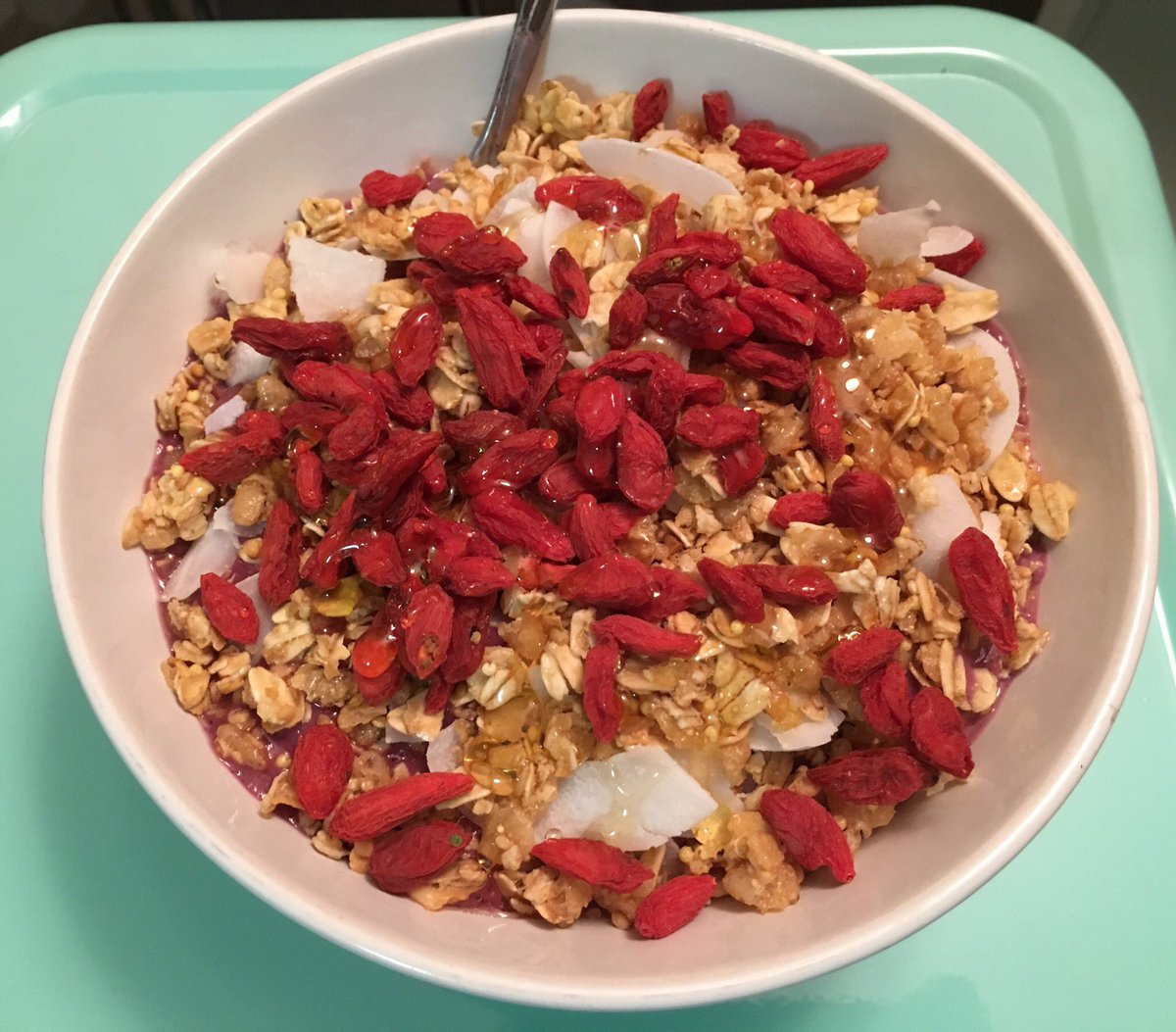 patrickhammond7's tweet photo. Mixing up breakfast! Mmmmm good!! #gogiberry #glutenfree #vegan #plantpower #breakfastbowl https://t.co/g9HSs6ARRQ