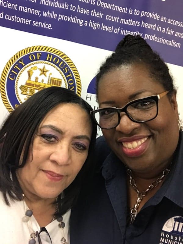 HoustonMunCourt's tweet photo. Our Director & Presiding Judge & PIO are @ Mayor @SylvesterTurner 's #TurnAroundHouston Resource Fair today!
Judge Marshall & Gwendolyn Goins are providing options to resolve cases that may hinder their chance @ employment #MCD #CommunityOutreach https://t.co/8IjeHoZM8X