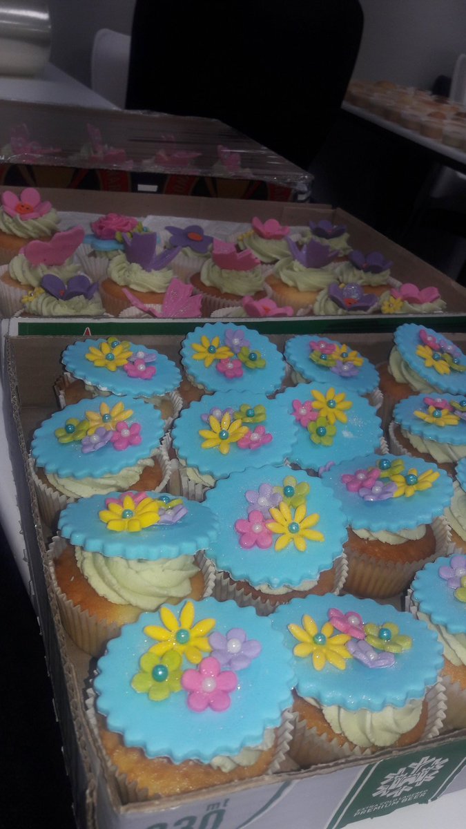 AmandaP05846592's tweet photo. Making 4000 cupcakes @capsicumcooking https://t.co/p4Lu1NyNzV