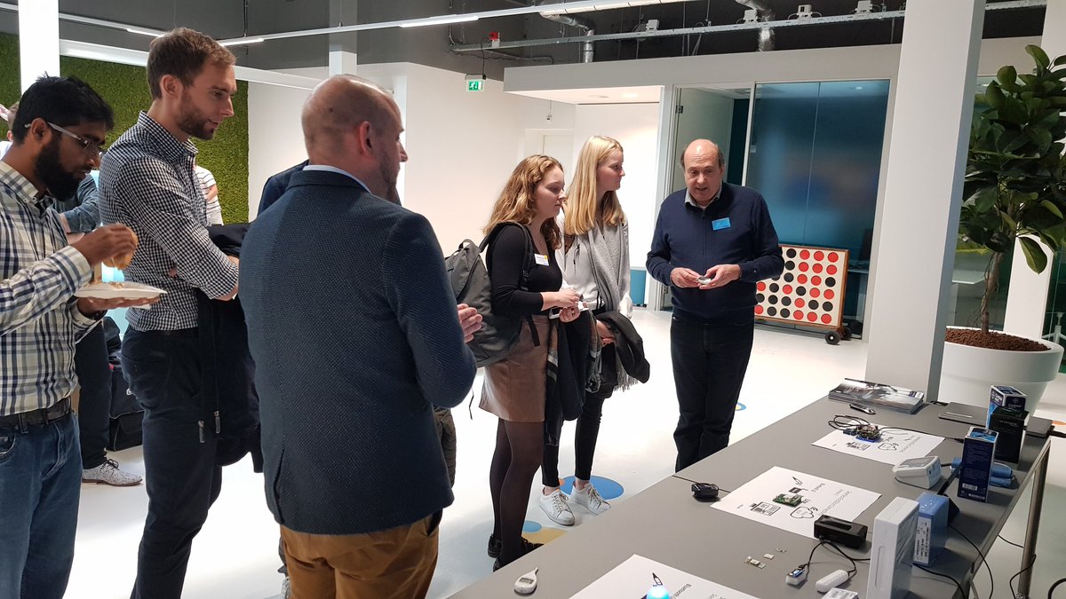 drckandrade's tweet photo. Exciting demo at Philips #DigitalHealthcare symposium uses Philips HealthSuite Digital Platform and Innovation Services' expertise to give people control over connecting devices, sharing data and improving their health #healthsuitedigitalplatform @PhilipsHealth @PhilipsResearch https://t.co/QYnXrhxrY2