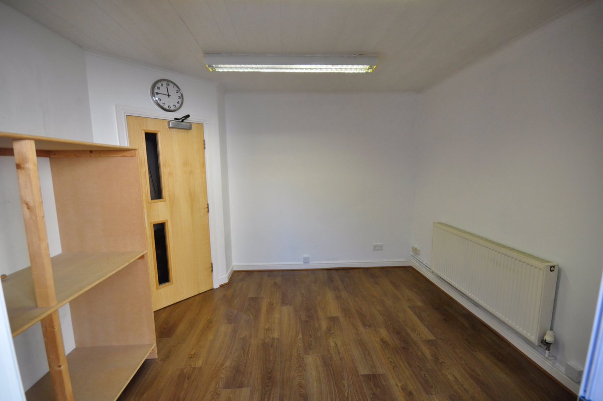 🌟 OFFICE/STUDIO/WORKSPACE TO RENT ON SHARROW VALE 🌟 

£275pcm (inc. utilities)- approx 11.2m sq.

DM for more details