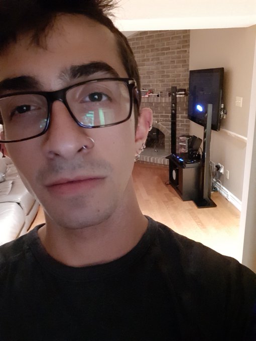 I repierced my nose! Back up to 9 piercings now.   Do you guys love it or hate it? https://t.co/LDmg<a href="/tag/happyhumpday"class="tags"><span>#happyhumpday</span></a>