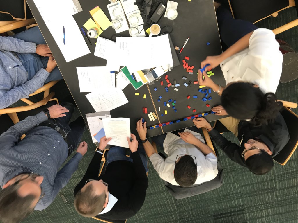 geerts_sven's tweet photo. Building bridges in @atos #GoldforExperts with @AndyNeely https://t.co/FLD4wh1EOn