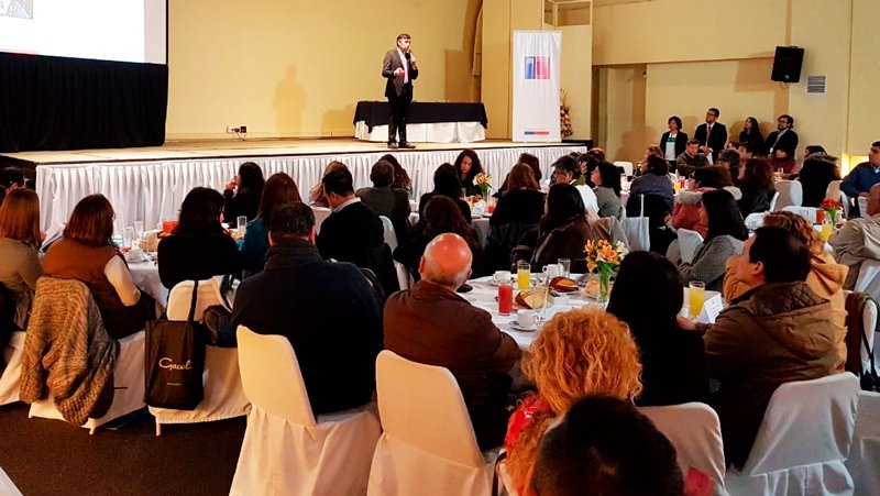 supereduc_cl's tweet photo. Supereduc #Valparaíso participa en  jornada sobre gestión pacífica de conflictos dirigida a establecimientos de la región, como parte de las actividades del Sistema de Aseguramiento de la Calidad (SAC). @Mineduc @SEREMI_EDUC_V @inclusivaeduca #pacesPUCV https://t.co/q8ckYD6b8o