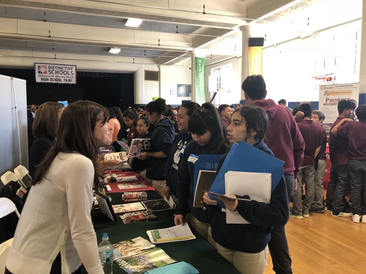 jbarraza141's tweet photo. @Distinctive_Edu 8th graders attending the HS Fair! Such positive energy in the room as they plan the next phase in their journey! #WeAreDistictive #ALLin. TY to all who planned this important event and for the HS reps! https://t.co/HxaRSoSvXT