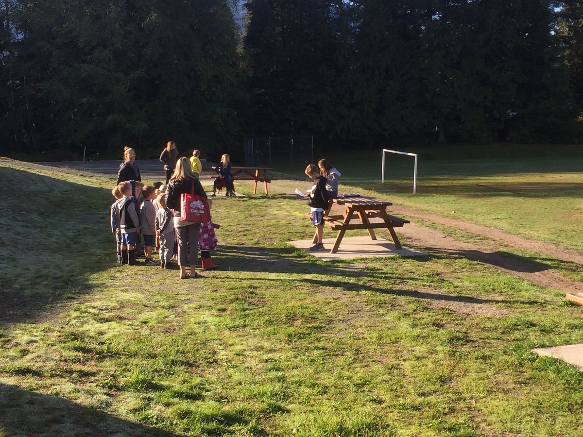 sd48GHE's tweet photo. Routine Rally lead by our Grade 5/6 students. A beautiful day to learn about rights and responsibilities #contribute #collaborate https://t.co/7br4Su8P0w