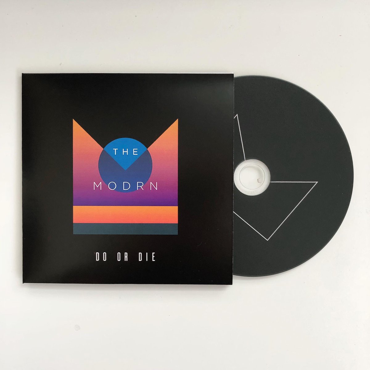 JohnOxley777's tweet photo. Discover this brilliant ( New Song ) & video #Do_or_Die
By the awesome #TheModrn ( @TheModrn )
The Modrn - Do or Die (Official Music Video) https://t.co/xXJCzt0O9S via @YouTube https://t.co/PSkvCKcX5B