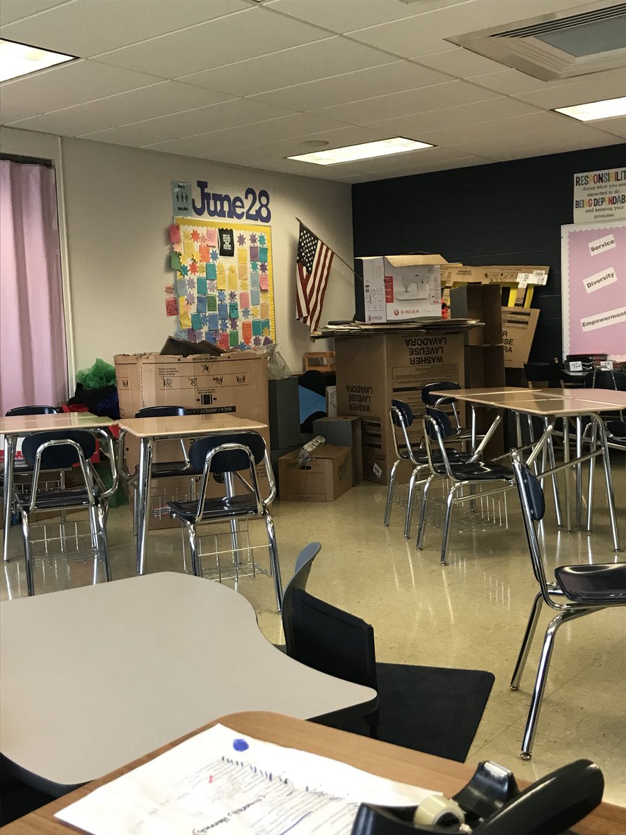 wkierst's tweet photo. It must be homecoming week-My room has been taken over by cardboard! #PR1DEinthePaw #classadvisor #MWClassof2022 https://t.co/0z3EIlKFTn
