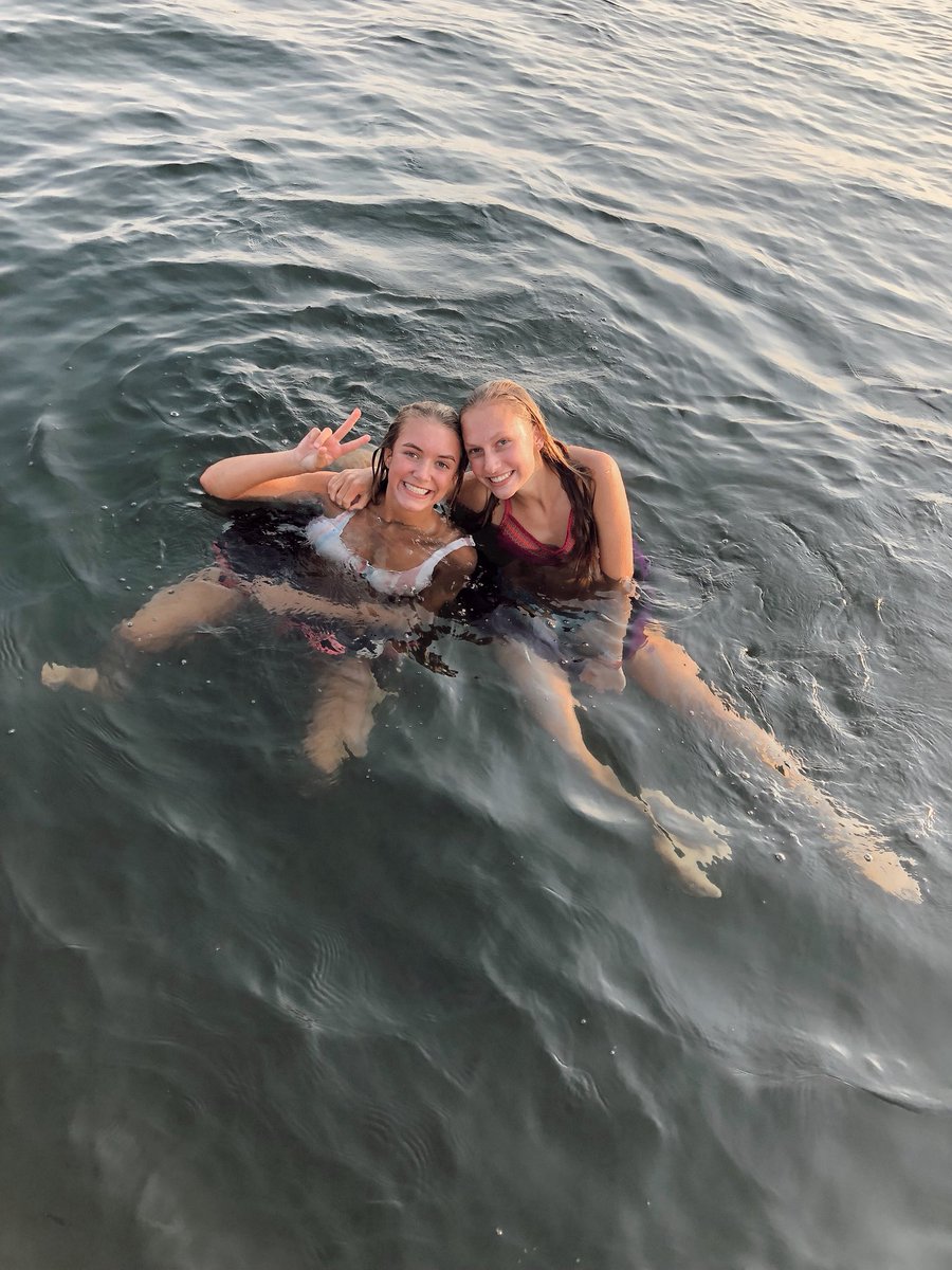 elliepeterson_'s tweet photo. Happy 16th to my bestieeee 💗💗 so thankful for u, good luck on ur test!!!! love u so much 💋 https://t.co/aIfIZEZeOT