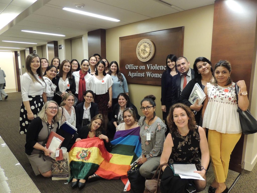 johaortizv's tweet photo. Cathy Poston de la Oficina contra la Violencia de la Mujer del Departamento de Justicia, compartió las perspectivas de aplicación de la Ley contra la Violencia de la Mujer en los EEUU. #IVLPgender https://t.co/9IYM7TMzgh