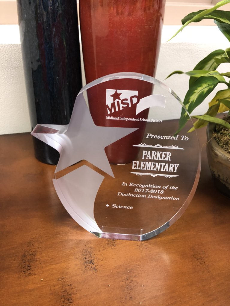 QParkerTweets's tweet photo. Mrs. Ruefle and her whiz kids got a distinction award from the Texas Education Agency for their awesome scores last year! Isn’t it pretty? https://t.co/nZ6Rb7loJ8