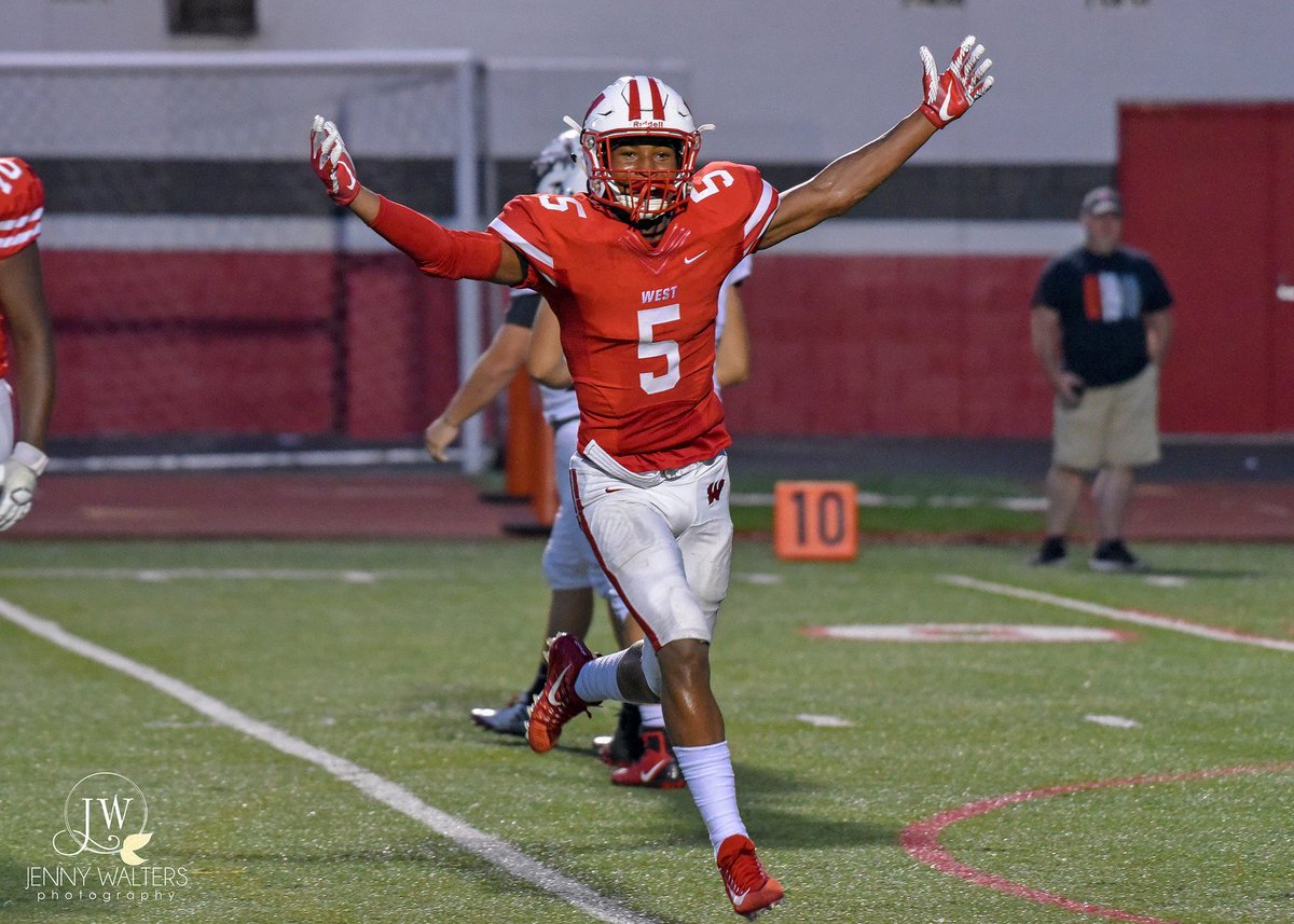 jenwaltersphoto's tweet photo. Don't forget to vote for JJ (Football) and Jacob (Golf) - @ENQSports Athletes of the Week! @westfirebirds @WestLakota @LakotaWestAD @FirebirdTweets @jeremiahross13 @_brownley3 @LWHSRedSea https://t.co/WpljSS0ie2 https://t.co/dfK6pIQOzN