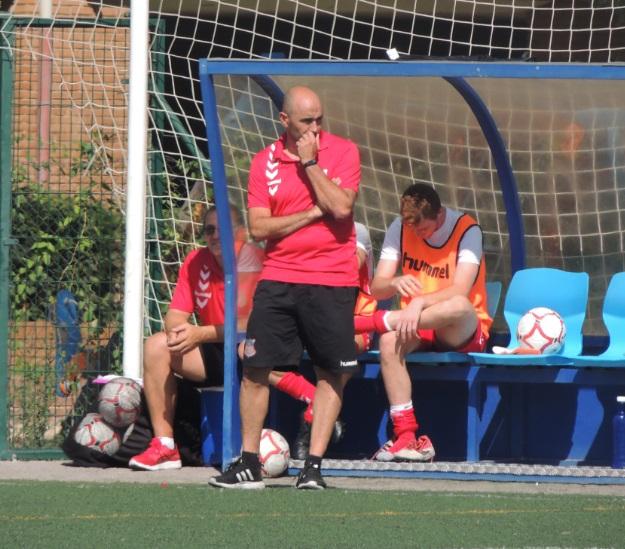 ADComplutense's tweet photo. EL PRIMER EQUIPO DESPEGA

Los de @Ernestogallar27 obtienen su primera victoria con un planteamiento que neutralizó al rival en ataque y rentabilizando las ocasiones disfrutadas.

https://t.co/Vnm6ygS3Ye

#VamosComplu
⚪️🔴 https://t.co/qquSlGCC7W